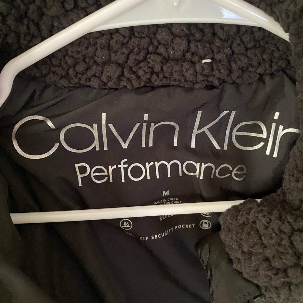 Authentic Black Calvin Klein Performance Puffer V… - image 2